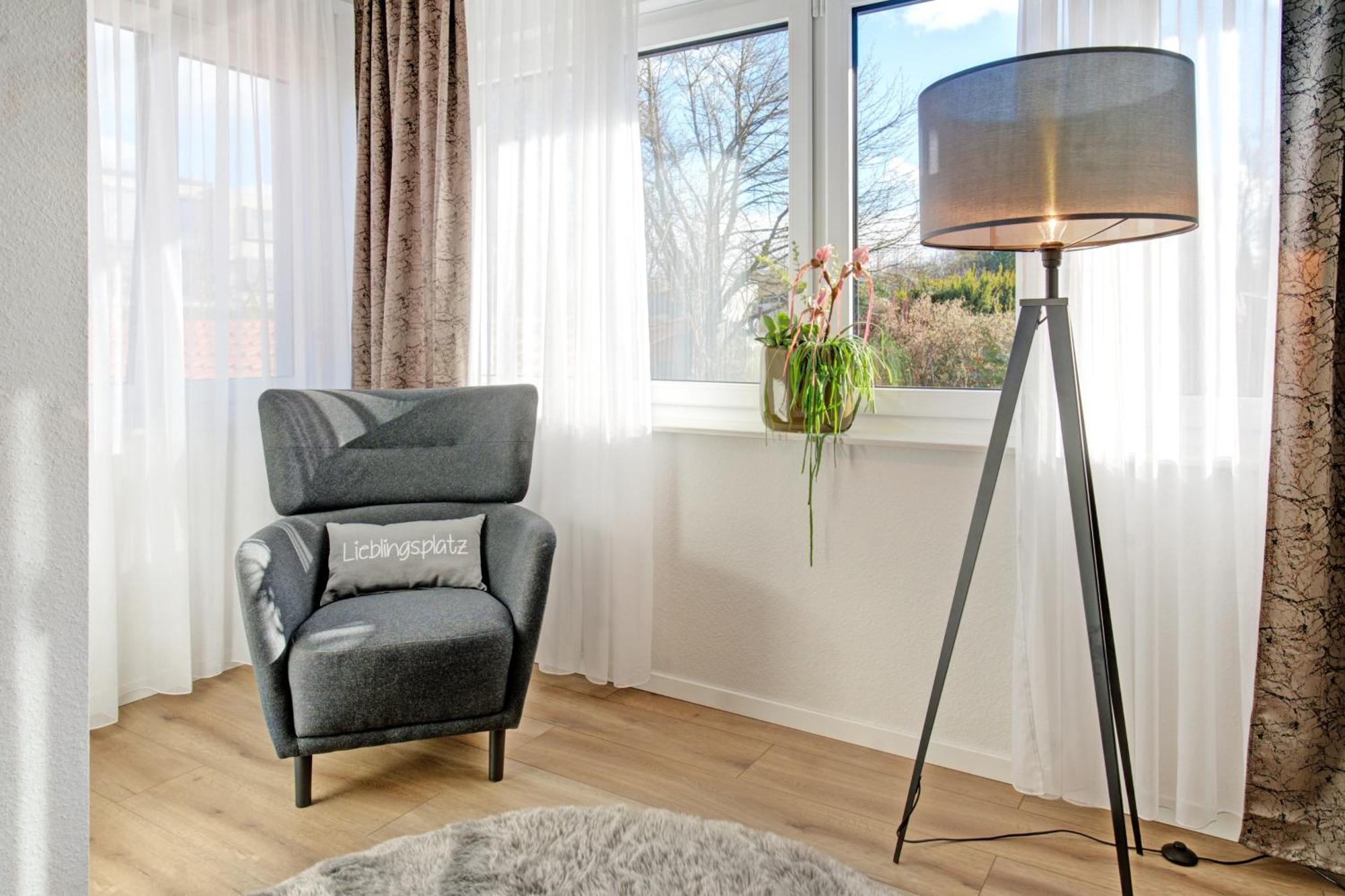 BlumenRaum Ferienwohnung 2 Karlsruhe Exterior photo